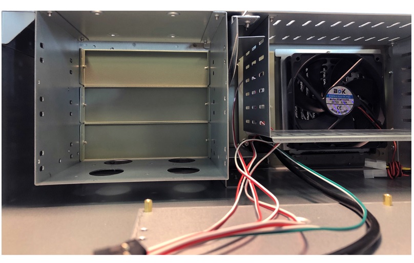 DATACOM 19" Case IPC 4U/ 585mm sivý bez PSU 