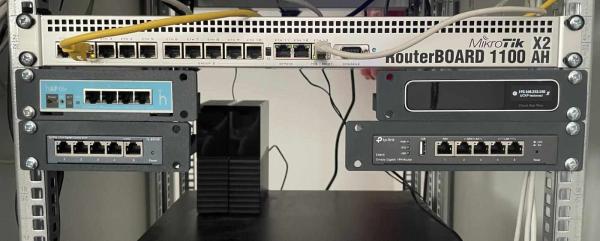 TP-Link D-TP100 Držák do racku pro OC200/ OC220/ / SF1005xx/ SG105xx/ SG1005xx,  šedý1