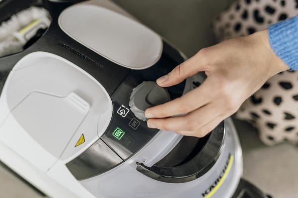 Kärcher SC 5 EasyFix Iron parní čistič,  2250 W,  4.2 bar,  zabíjí až 99.999 % virů a 99, 99 % bakterií,  napařovací žehlička8