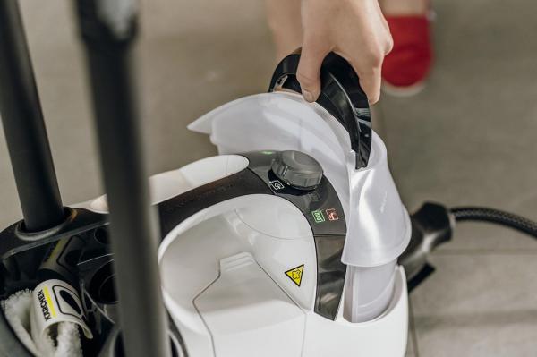 Kärcher SC 5 EasyFix Iron parní čistič,  2250 W,  4.2 bar,  zabíjí až 99.999 % virů a 99, 99 % bakterií,  napařovací žehlička5