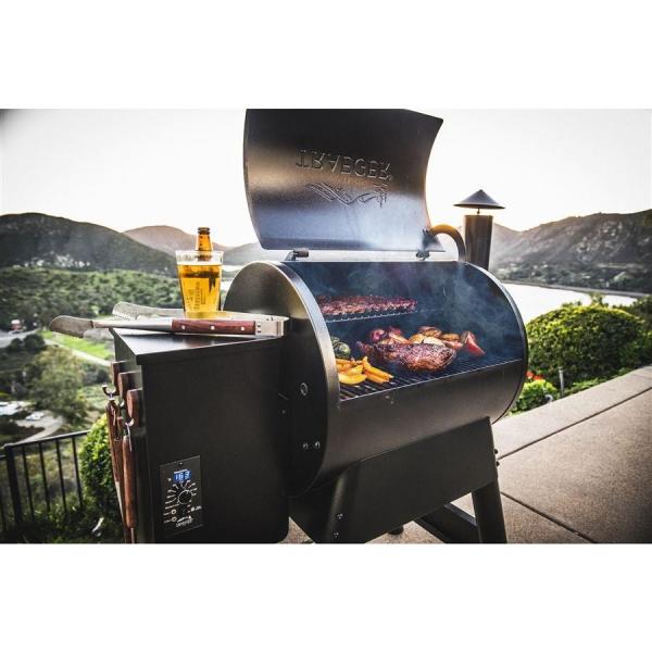 Traeger PRO 22 peletový gril1
