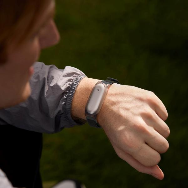 PLAUD Note Pin Wristband - Poutko na zápěstí7