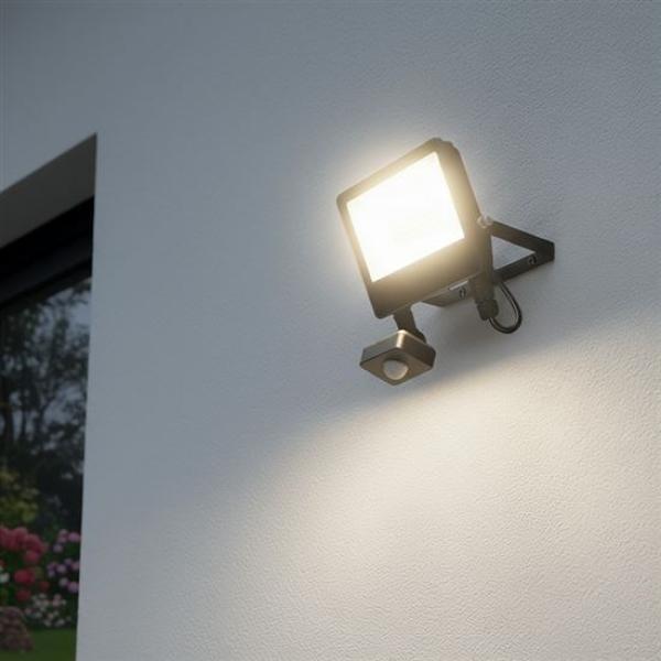 Solight LED reflektor se senzorem TOP,  30W,  max. 3900lm,  3CCT,  volitený výkon 100/ 66%,  IP65,  rychlospojka3