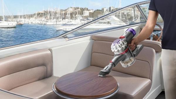Dyson Car+Boat ruční vysavač,  šedá/ fialová,  výdrž až 50 min,  2 Tier Radial,  sací výkon 115 aW,  plně utěsněná filtrace3