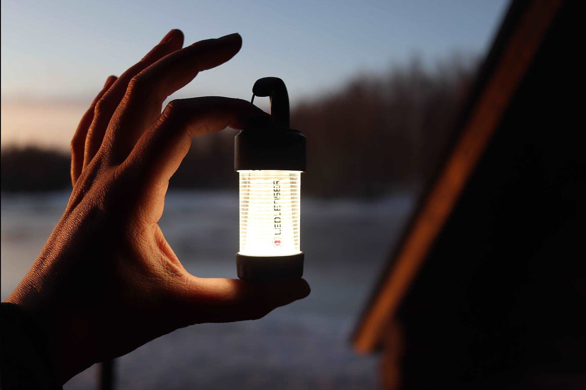 Ledlenser ML4 Warm Light lucerna1 