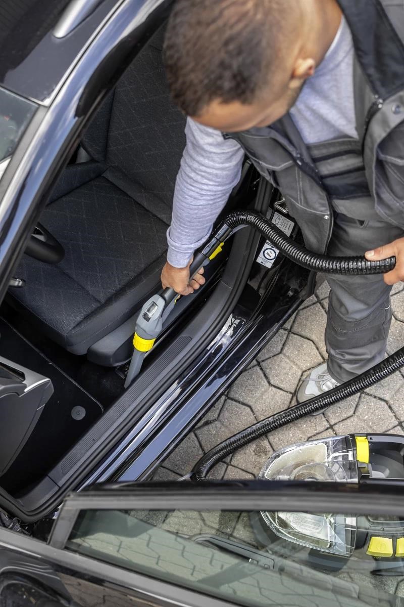 Karcher Puzzi 8/ 1 C čistič čalounění,  1200 W,  vyjímatelná nádoba,  1 l/ min,  1 bar,  vyjímatelná nádoba 2v14 