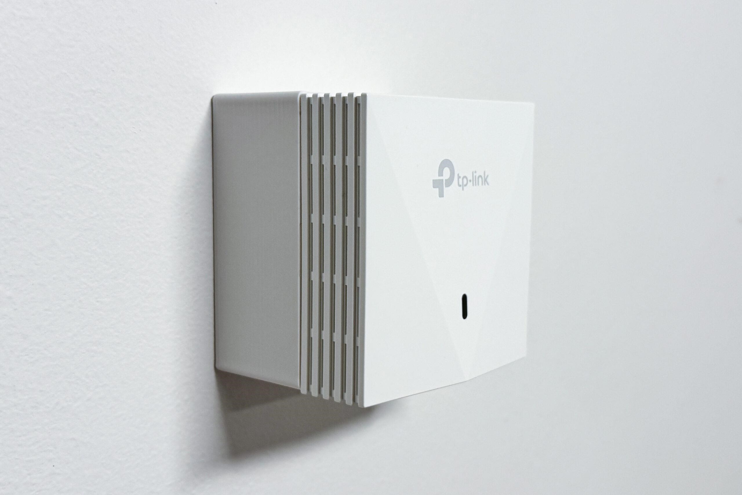 TP-Link D-EAPWALL2-C,  držák box pro upevnění na zeď EAP115-Wall,  EAP230-Wall,  EAP650-Wall,  Tapo S210,  Tapo S220,  bílý8 