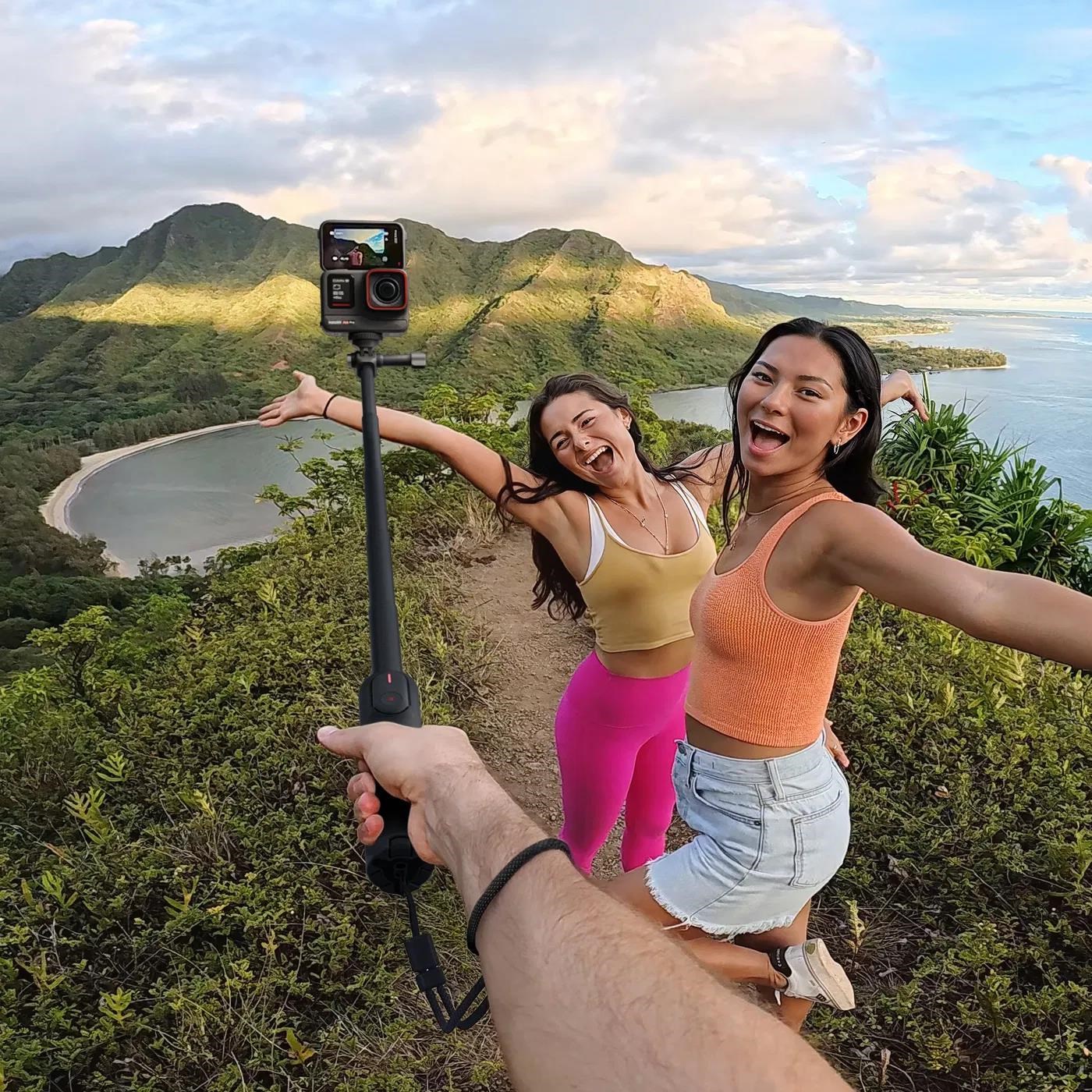 Insta360 Mini 2-in-1 Tripod + Selfie Stick 2.0 Remote Kit4 