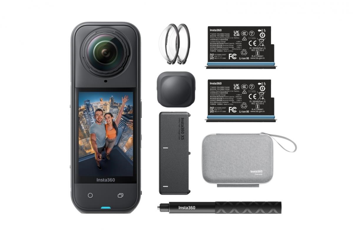 Insta360 X5 Essentials Bundle akční kamera s příslušenstvím2 