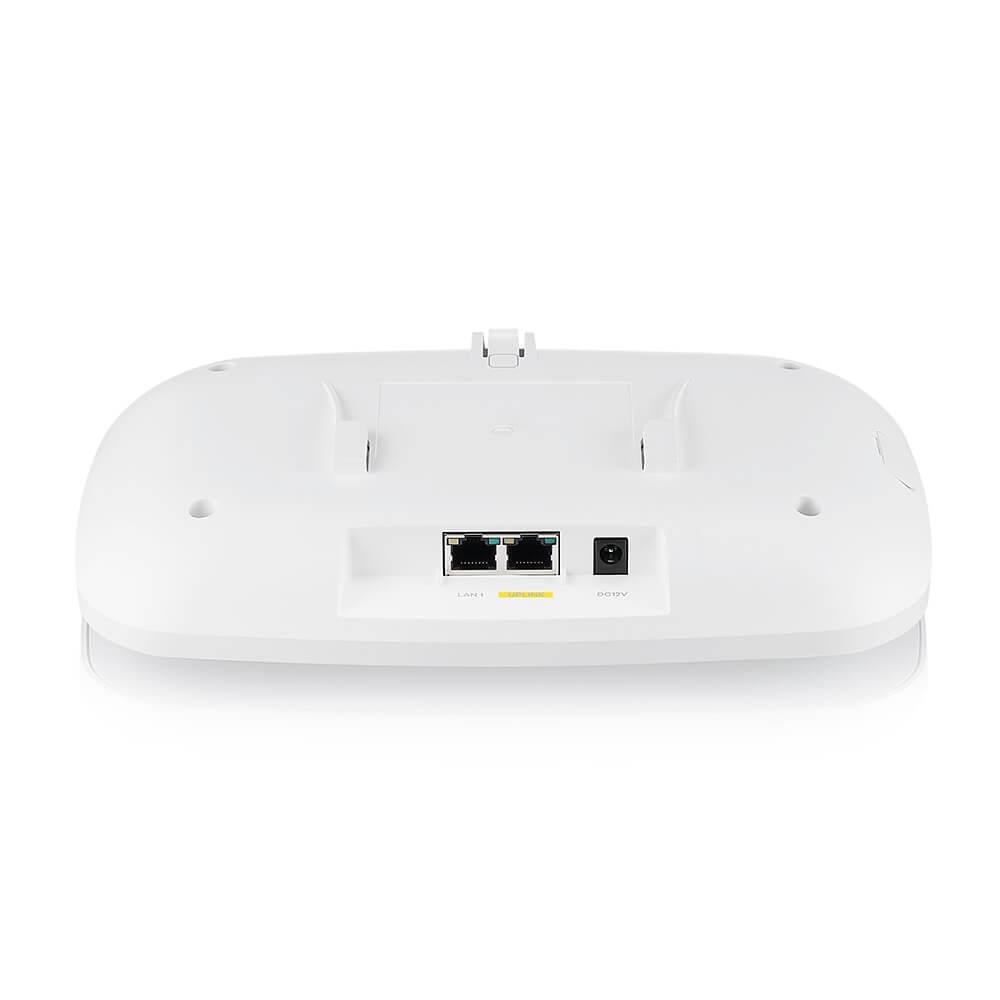 Zyxel WBE530 BE11K 2x2x2 MU-MIMO,  Triple Radio,  Incl Nebula Pro & CNP 1Yr licenses,  2x2.5G LAN port,  PoE+ (802.3at),  Sta2 
