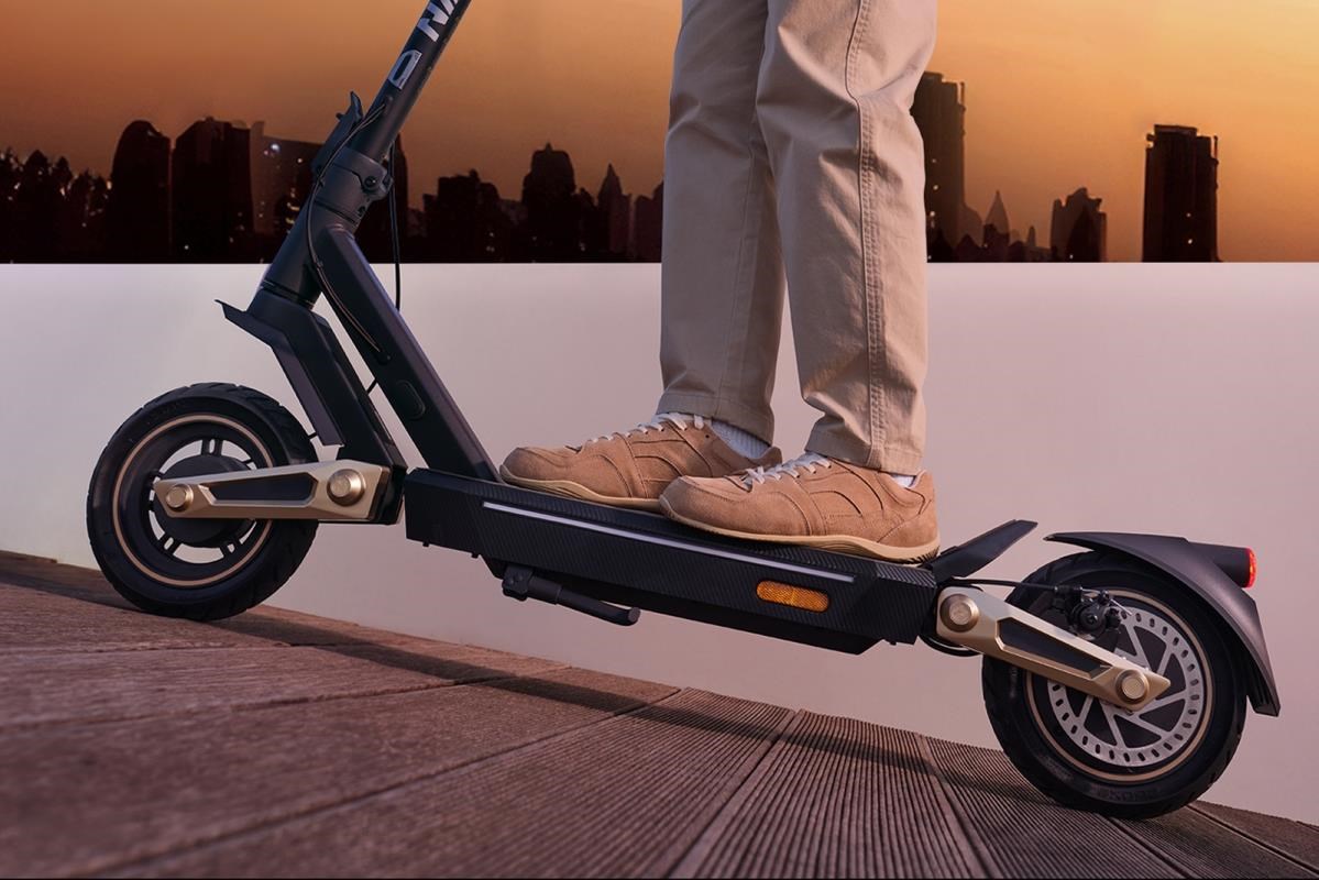 NAVEE Elektrická koloběžka NAVEE ST39 
