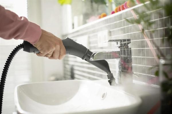 Karcher SC 3 EasyFix Parní čistič bílý1