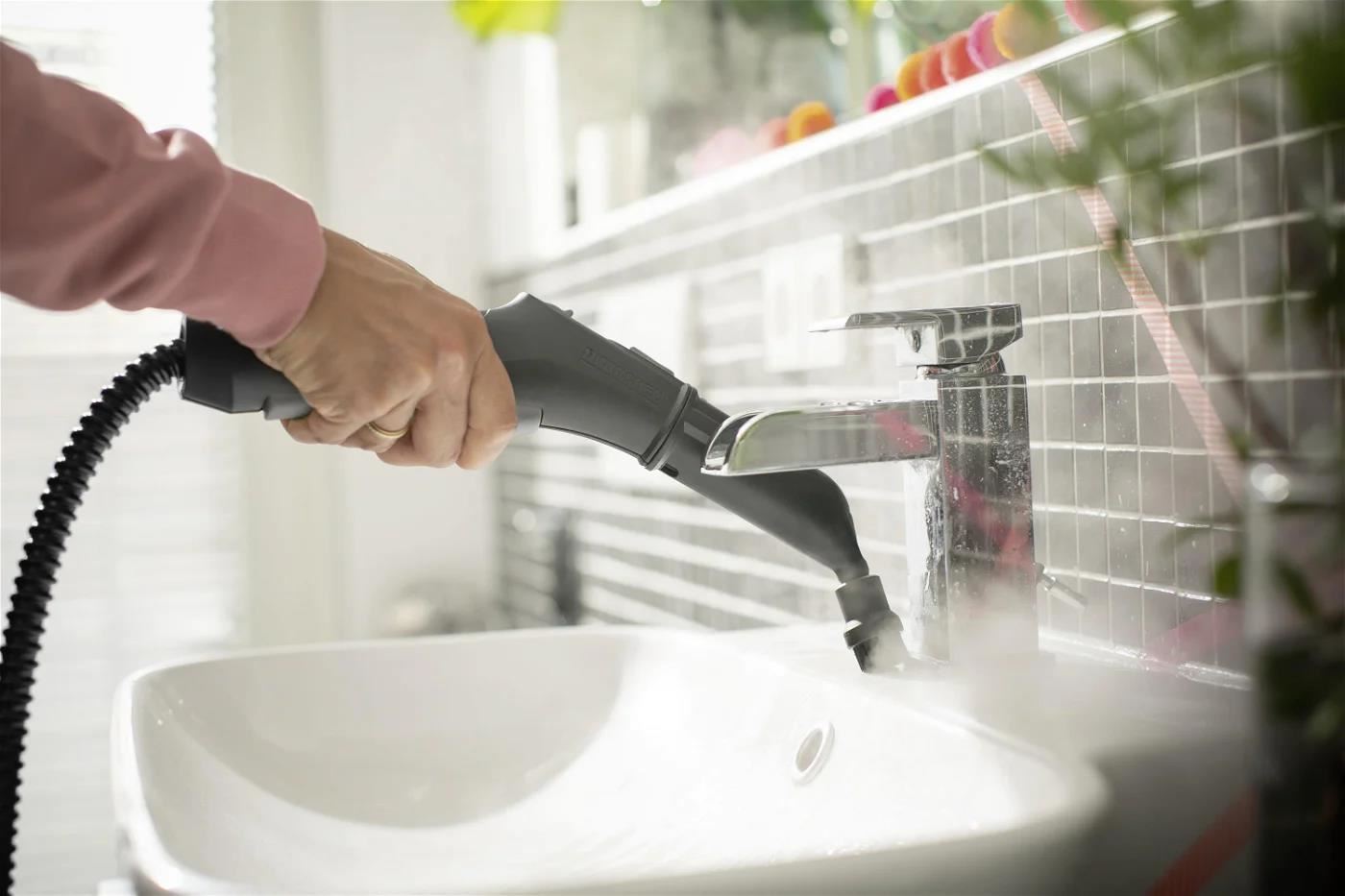 Karcher SC 3 EasyFix Parní čistič bílý1 