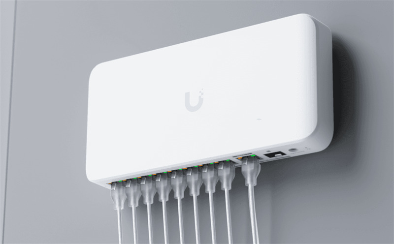 Ubiquiti UniFi switch USW Flex 2,5G POE  8x2.5Gbps POE++ + 1x10Gbps POE+++/SFP+ (196W) 