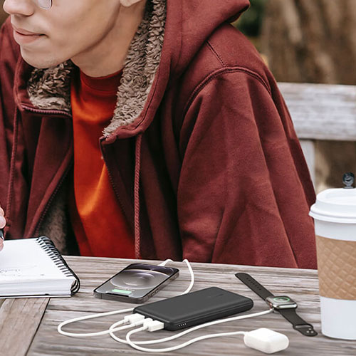 Belkin Boost Charge 3-Port Powerbank 10K + USB-A to USB-C kábel - Black 